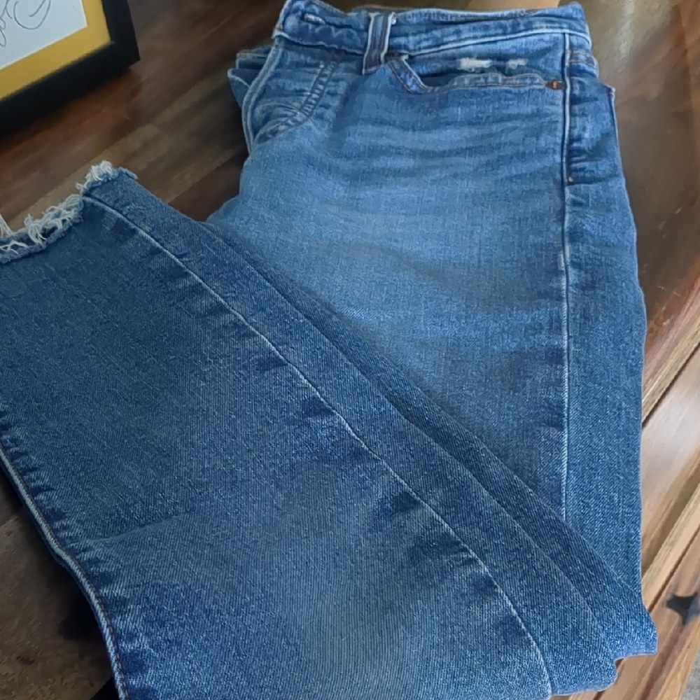 Levis Distressed Skinny jeans